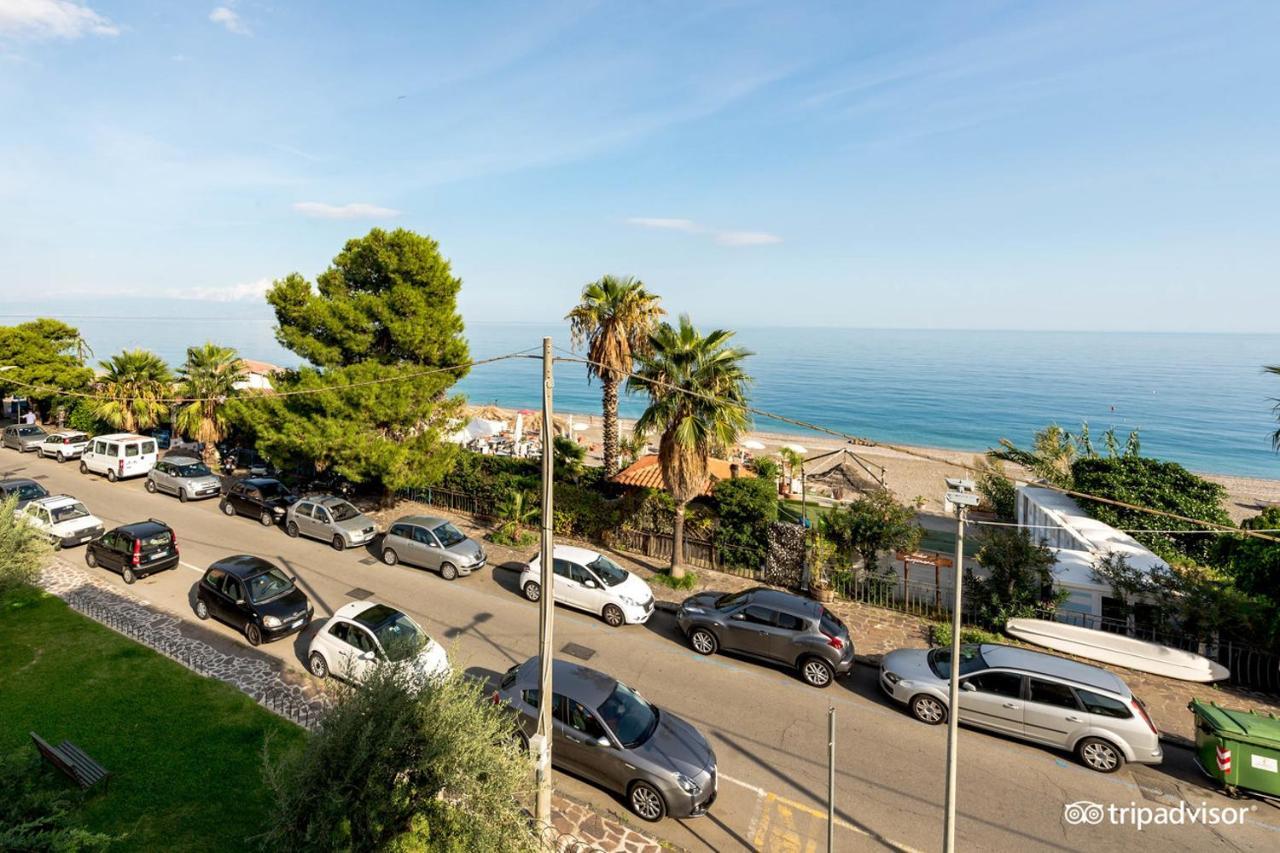 Taormina Hotel Calipso มาซเซโอ ภายนอก รูปภาพ