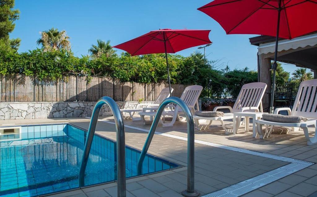 Taormina Hotel Calipso มาซเซโอ ภายนอก รูปภาพ