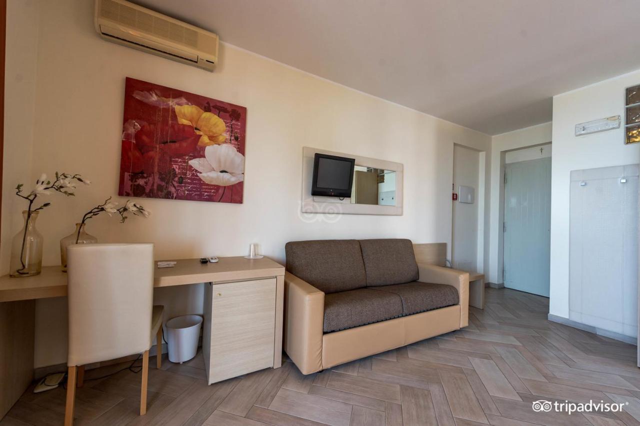 Taormina Hotel Calipso มาซเซโอ ภายนอก รูปภาพ
