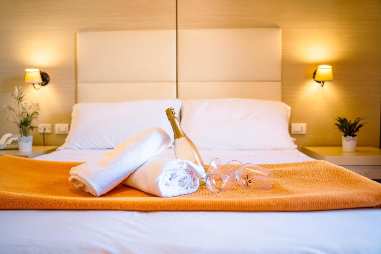 Taormina Hotel Calipso มาซเซโอ ภายนอก รูปภาพ