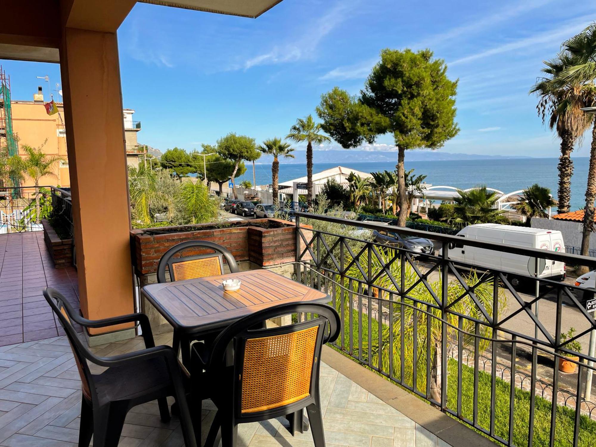 Taormina Hotel Calipso มาซเซโอ ภายนอก รูปภาพ