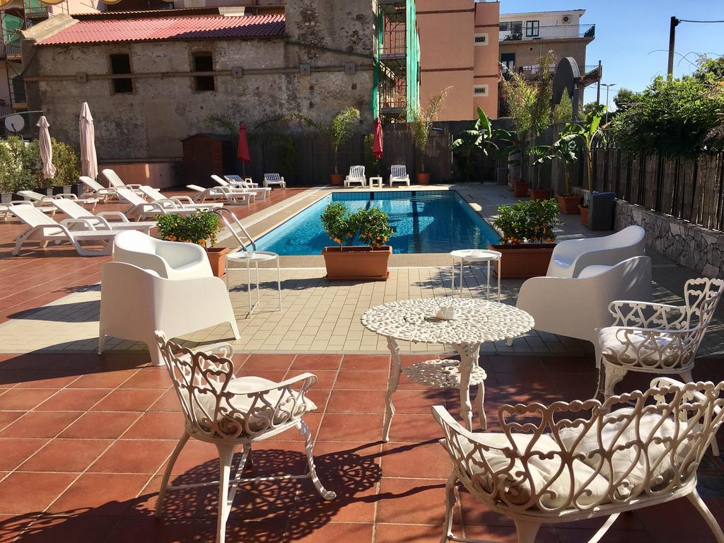 Taormina Hotel Calipso มาซเซโอ ภายนอก รูปภาพ