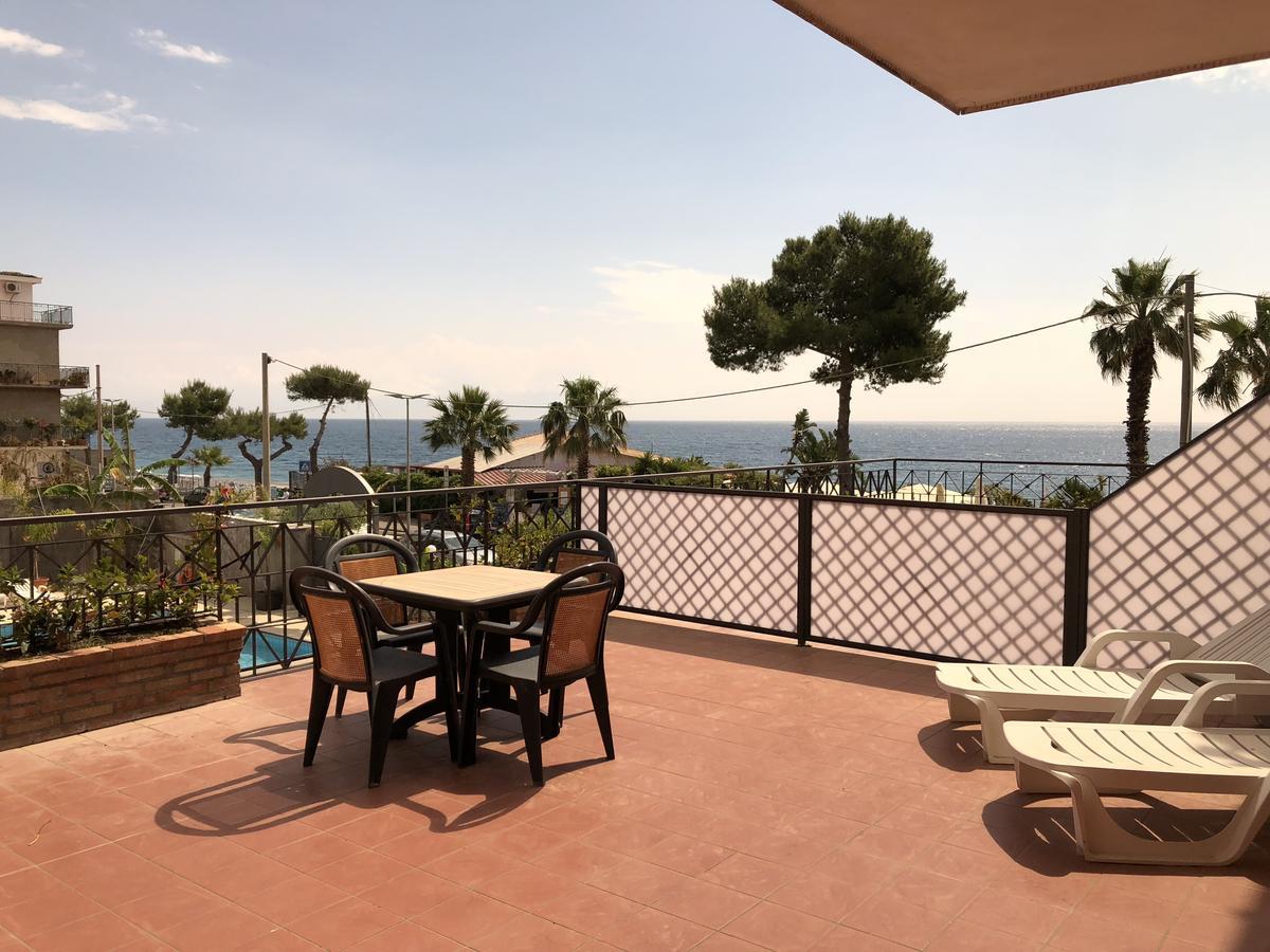 Taormina Hotel Calipso มาซเซโอ ภายนอก รูปภาพ