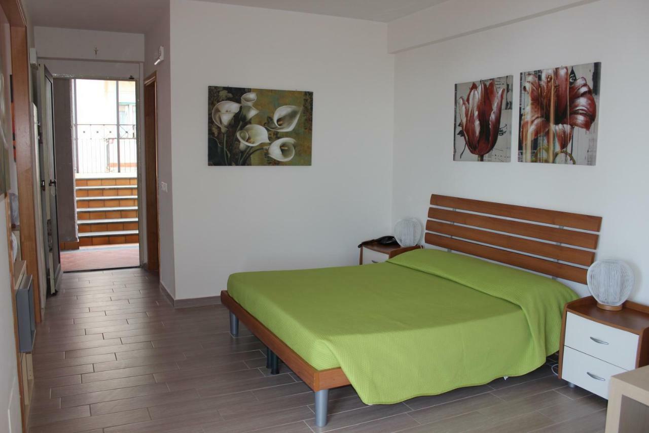 Taormina Hotel Calipso มาซเซโอ ภายนอก รูปภาพ